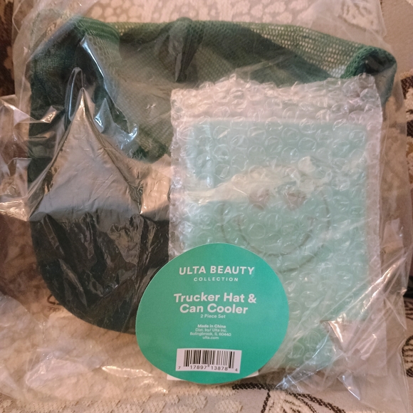 Offline Green Trucker Hat & Can Cooler Set - Picture 6 of 7